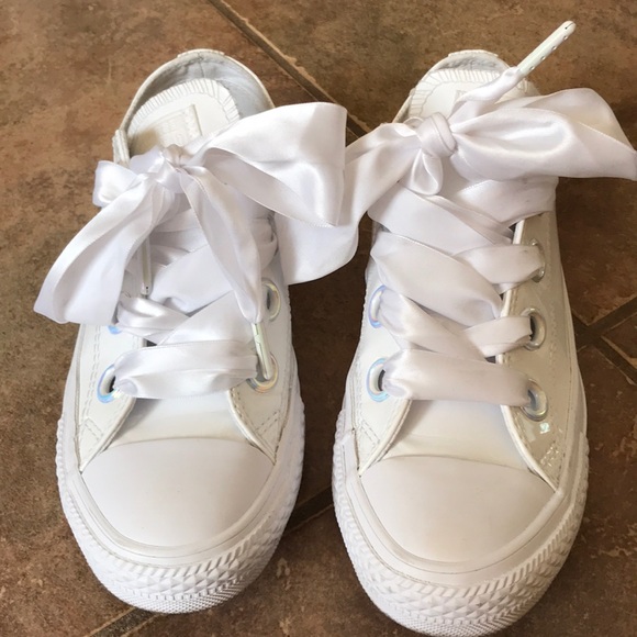 white converse ribbon laces